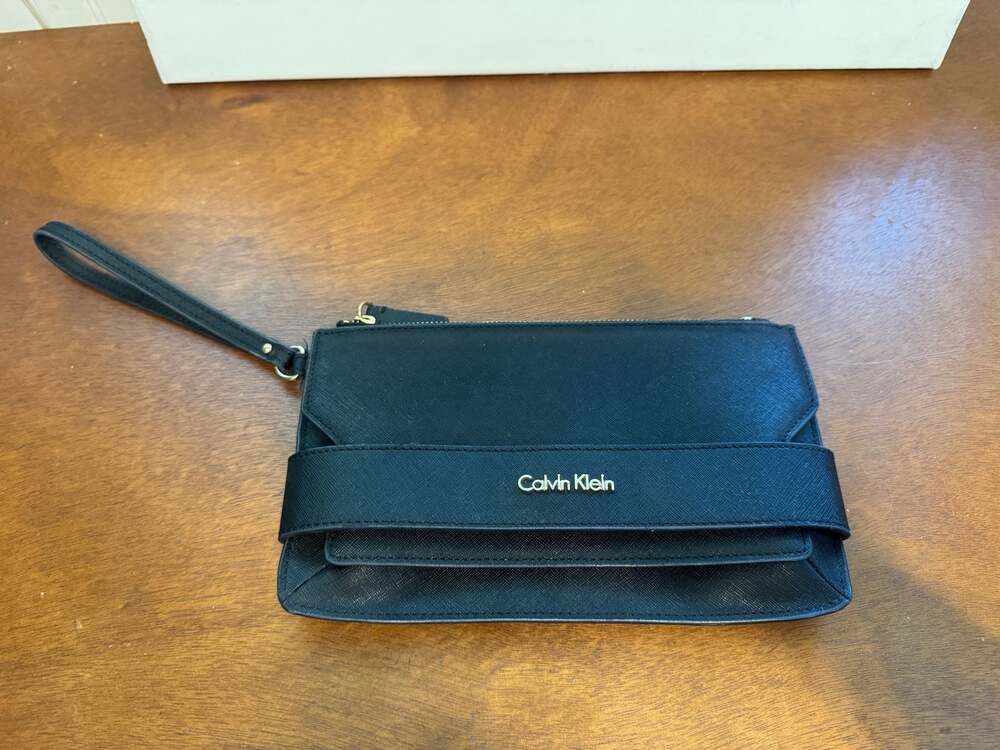 Calvin Klein Black Wristlet Clutch Purse BNWOT Like new